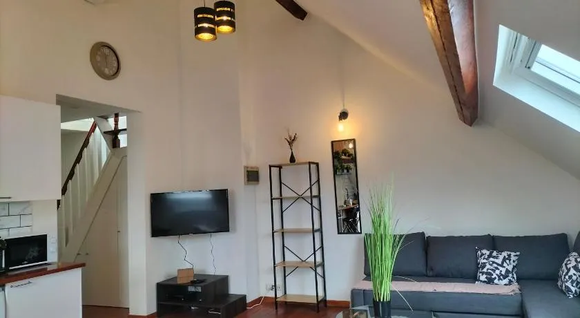 New Cozy Apartments In Porte de HAL - Image 1