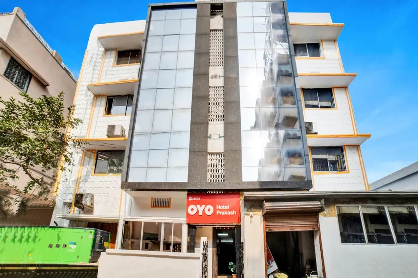 Hotel O Prakash Inn - Image 1