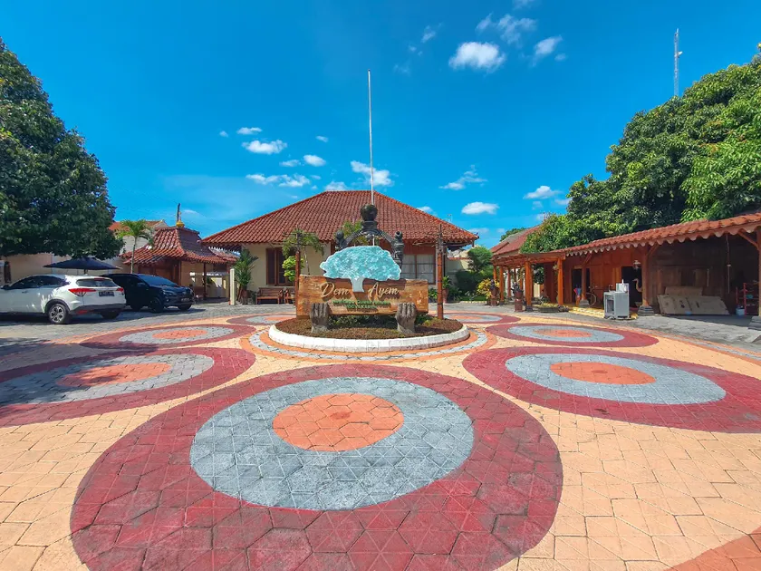 Dem Ayem Heritage Guest House - Image 1