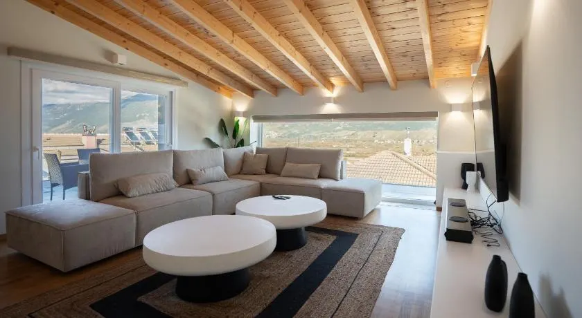 Suite Room 33 Ioannina - Near airport - Image 1