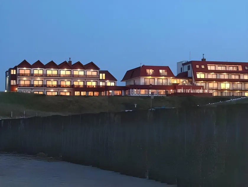 Hotel de Blanke Top - Image 1