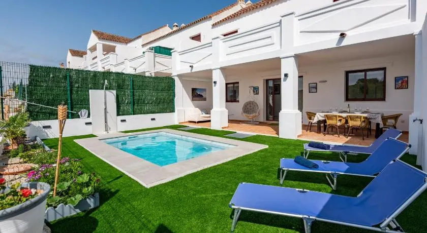 Maison de vacances 'Florida Home' avec vue sur la mer, piscine privée et terrasse privée - Image 1