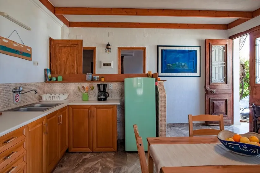 Alice House - Apartment with Yard - Image 1