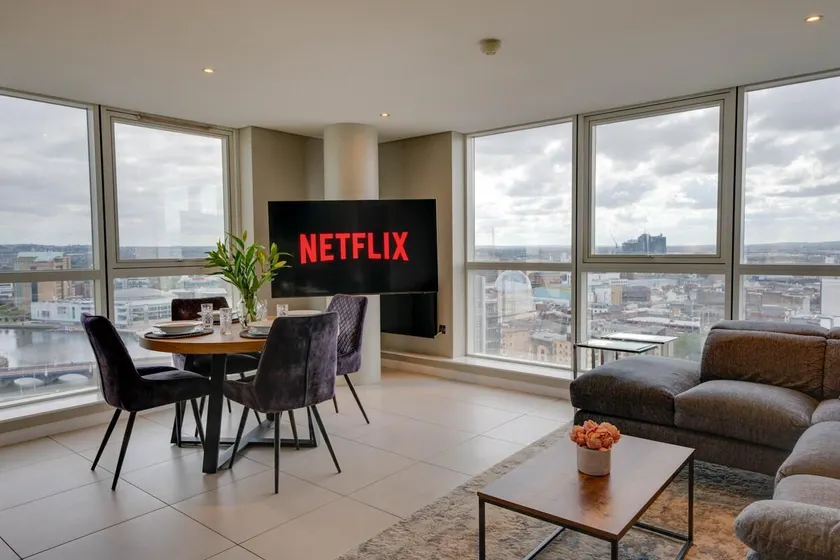 Floor-ceiling windows, Harbour/Sea Views, Sleeps 5 - Image 1