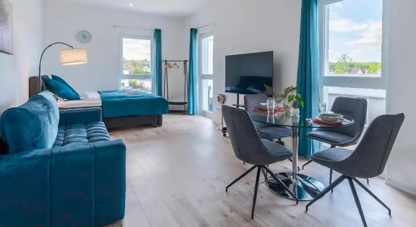Lit Living - Fully Equipped Apartments - Box Spring - Parking - Business & Longstay - Image 1