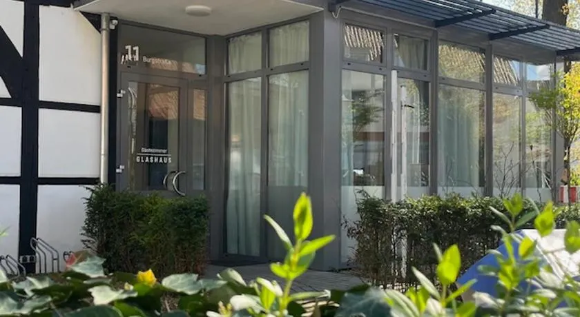 Glashaus mit 3 Gästezimmer - Image 1