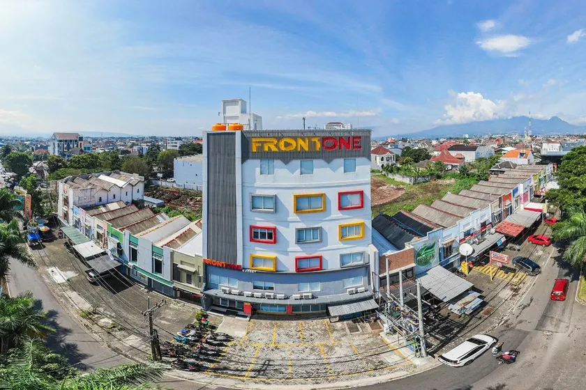 Front One Budget Malang by Azana - Image 1