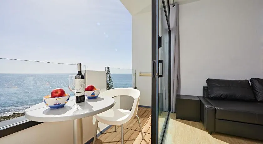Ocean View Apartment - Image 1