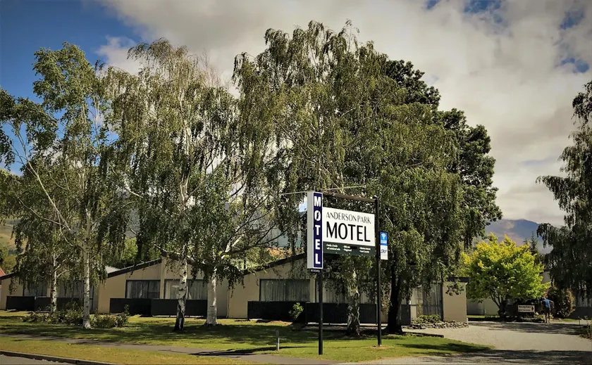 Anderson Park Motel - Image 1