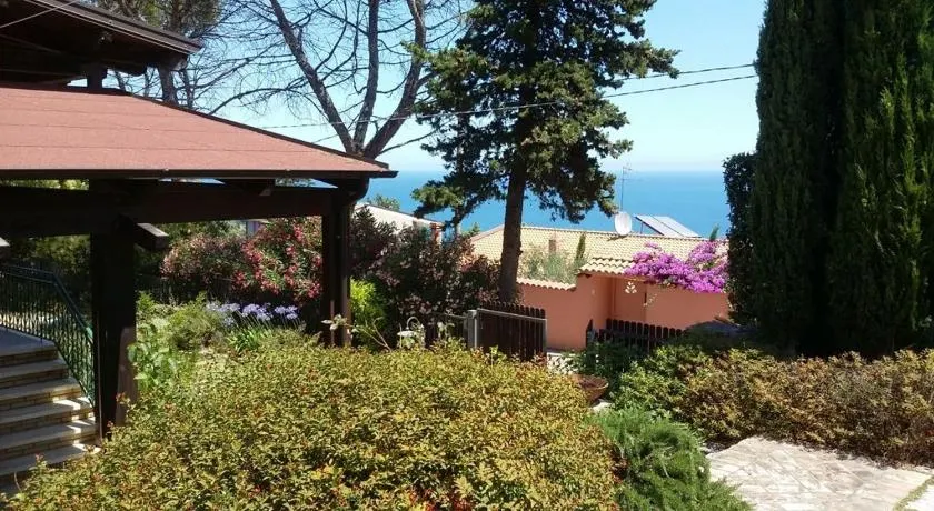 Villa Lara - Image 1