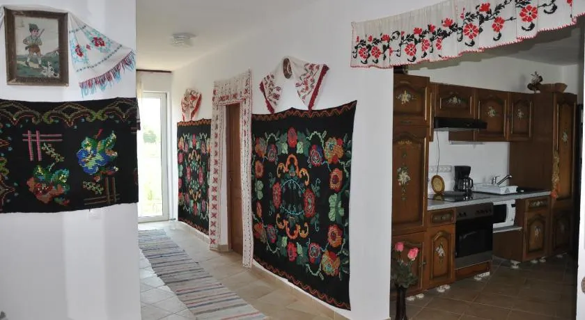 Pensiune Muzeu Traditional Poveste in Transilvania - Image 1