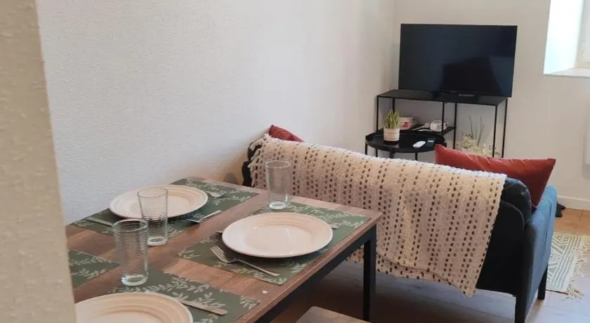 Cosy appartement calme et tout équipé idéal seul ou en couple - Image 1