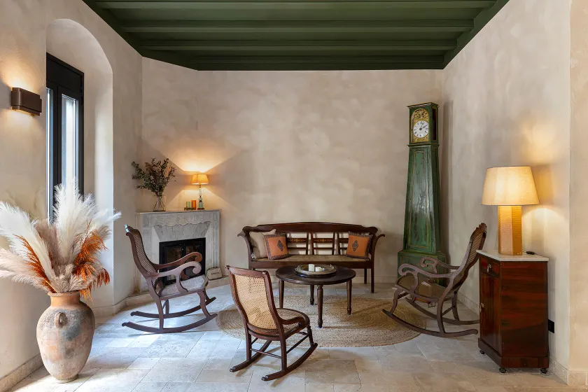 Hotel Vella Nit - Image 1