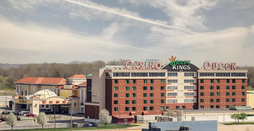 DraftKings at Casino Queen - Image 1