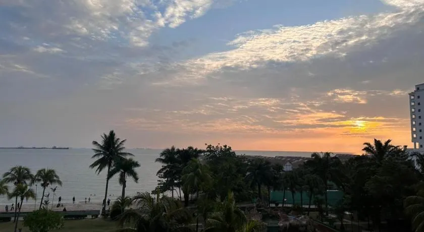 Glory Beach SeaView 3BR NextLvl Homestay - Image 1