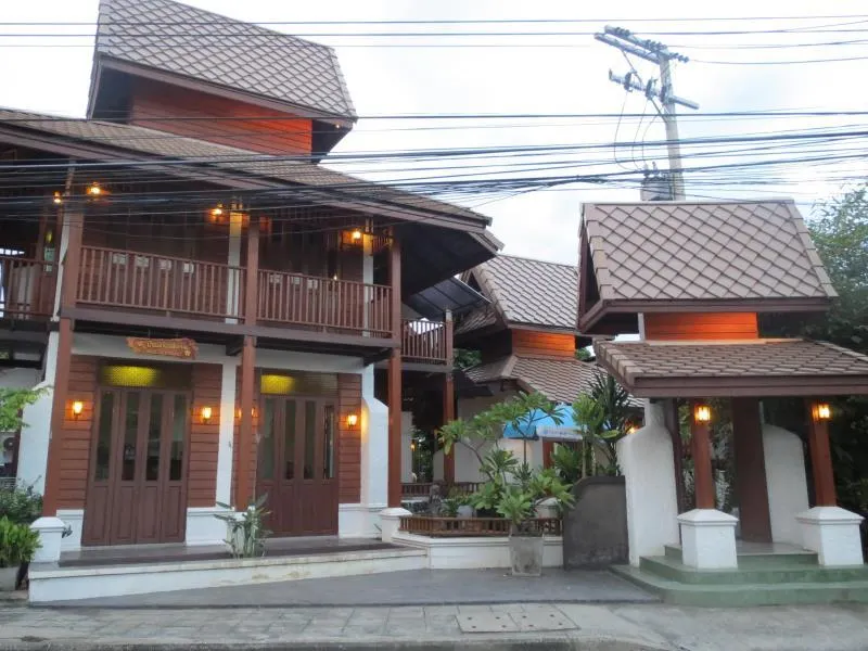 Baanlek Home Stay - Image 1