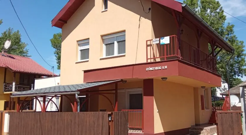 Gyöngyvirág Apartmanház - Image 1