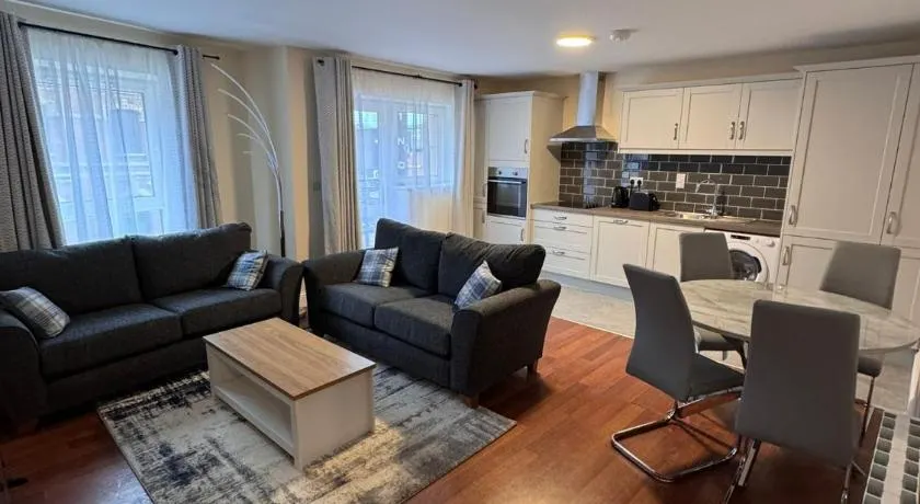 Washington Street Apartment - Image 1