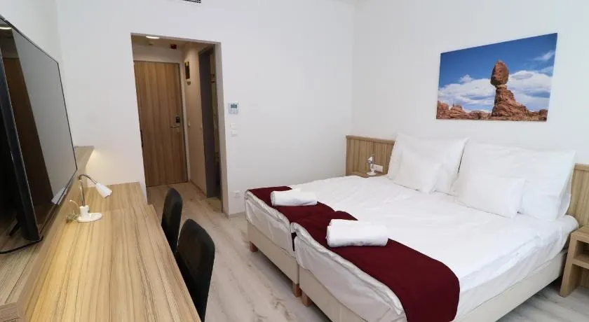 Budafoki Sporthotel - Image 1