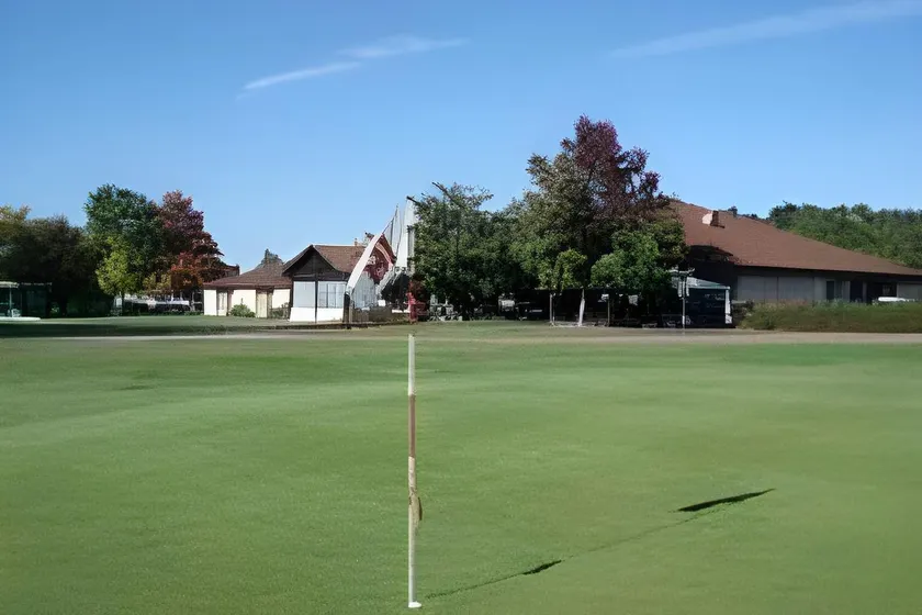 Domaine Golf Saint-Lazare - Image 1