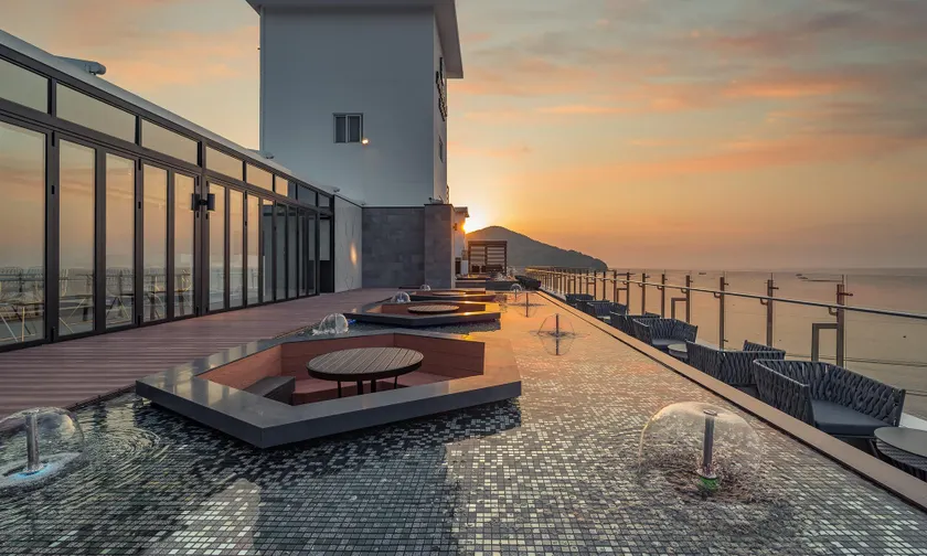 Stubborn Hotel - Image 1