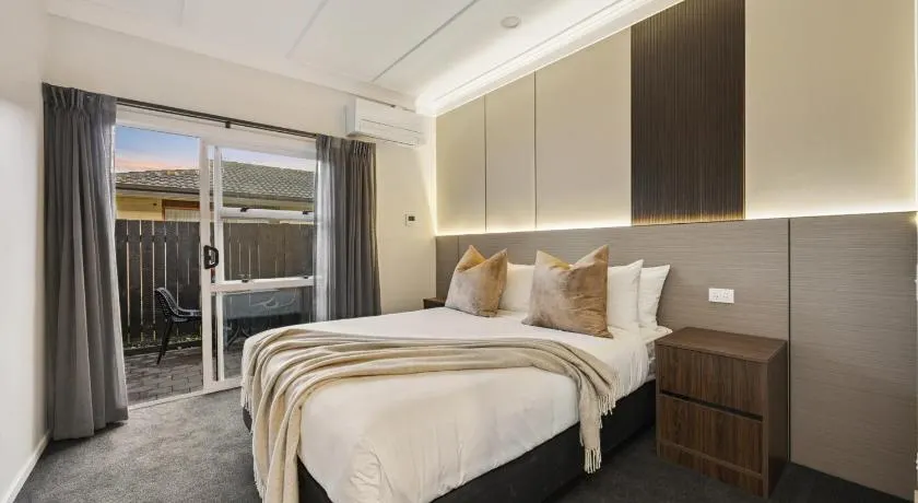Aroha Motel & Apartments - Image 1