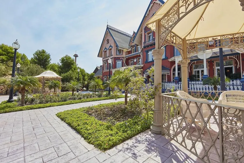 PortAventura Hotel Mansion de Lucy - Image 1