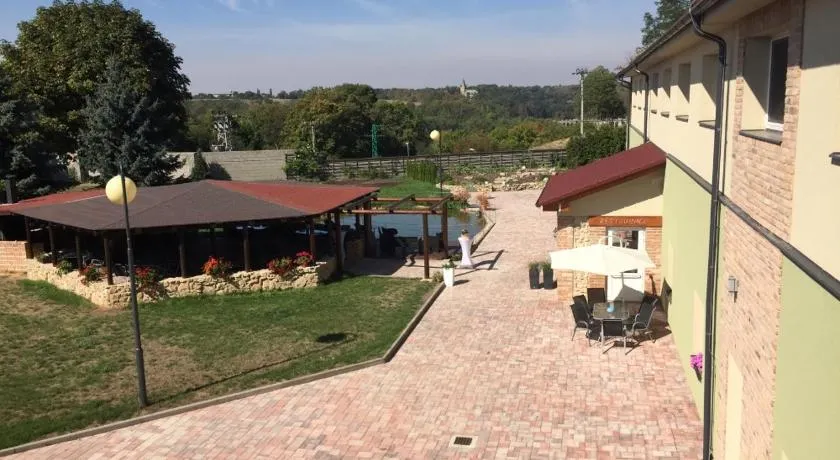Hotel Dvůr - Image 1