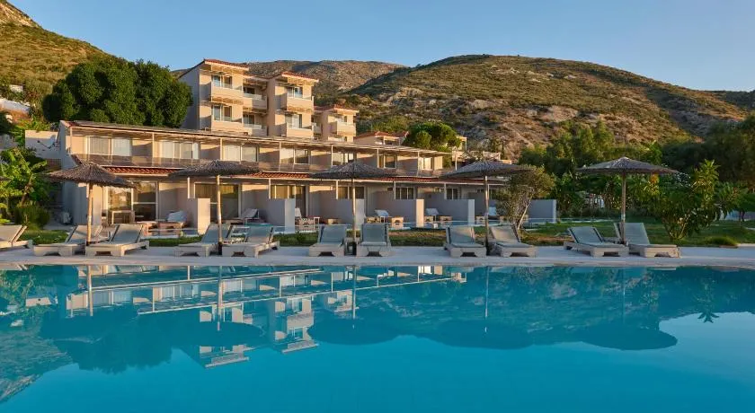 Pacifae Hotel - Image 1