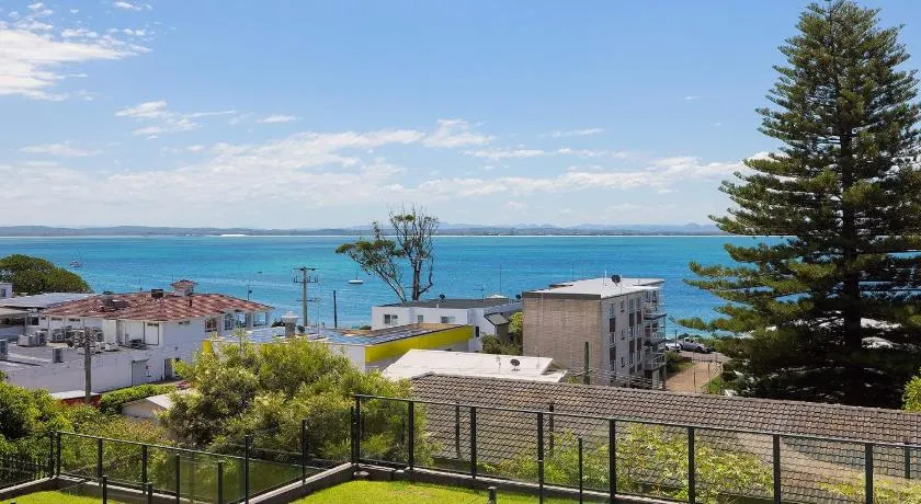 Luxury Escape Sundeck Shoal Bay - Image 1