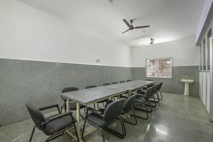 OYO Debut Hotels And Resorts - Image 1