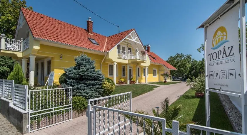 Topáz Apartmanházak - Image 1