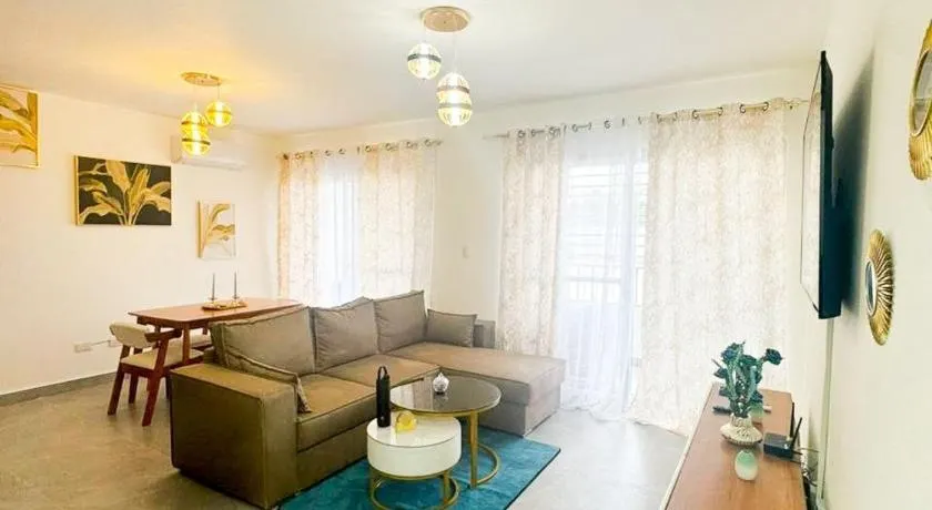 Elegance and comfort just five minutes from the airport - Image 1