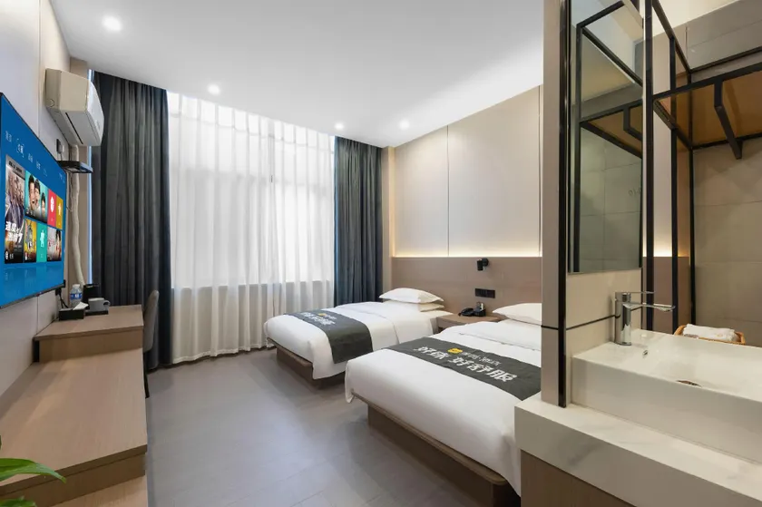 Weihui Xiangbala Hot Spring Business Hoteal - Image 1