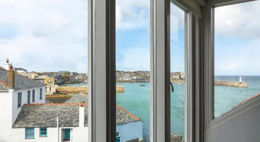 3 Bed in St Ives oc-weshs - Image 1