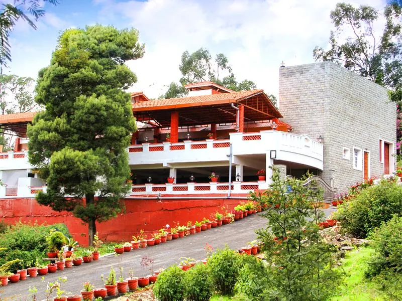 Park Royale Hotel - Image 1