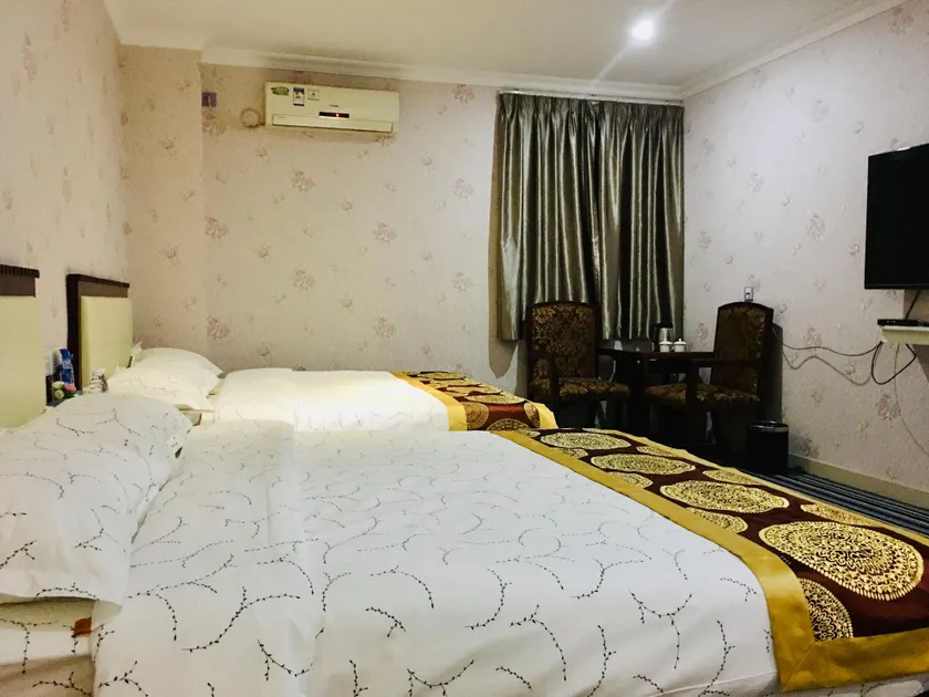 Lvzhou Hostel - Image 1