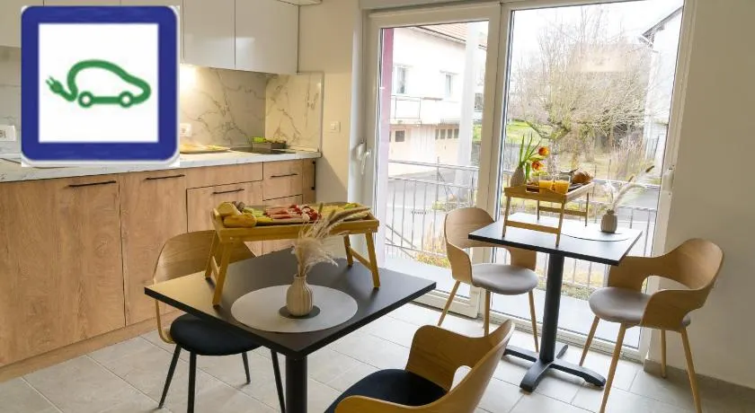 Double Room with Breakfast Free Parking and EV ready - Image 1