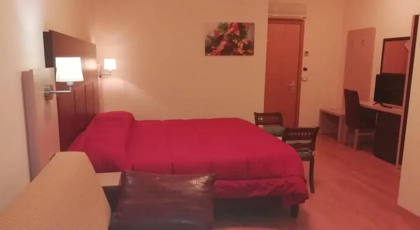 Hotel Miami  - Image 1