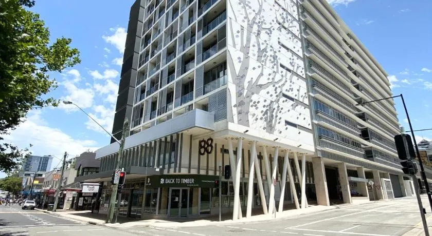 Broad Land Premium Apartments Chatswood Sydney - Image 1