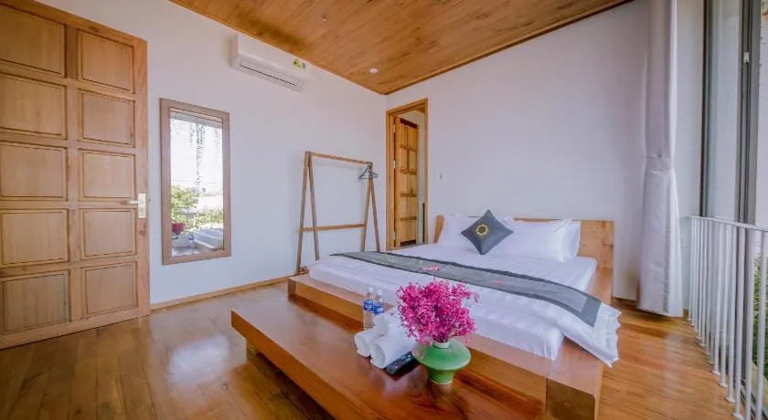 The Purple Hue Homestay - Image 1