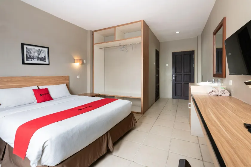 RedDoorz Plus at Hotel Ulin Samarinda - Image 1