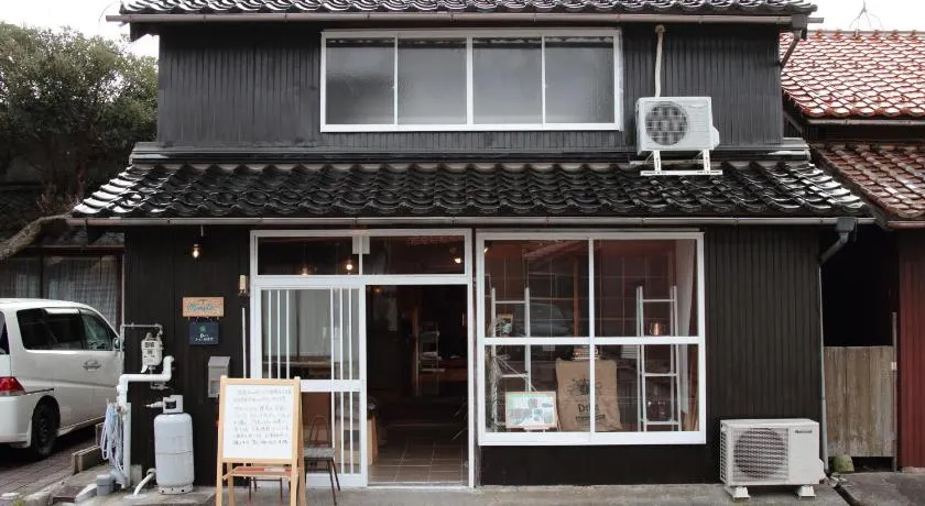 Little Bird Inn 旧Minato Guesthouse - Image 1