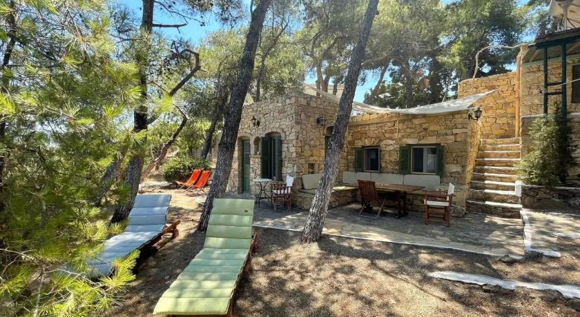 Petrino 2 - Traditional Lerian House - Image 1