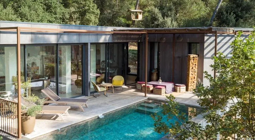 Contemporary Villa - Image 1