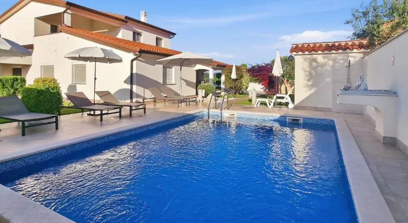 Villa con giardino, barbecue e piscina | Vista panoramica - Image 1