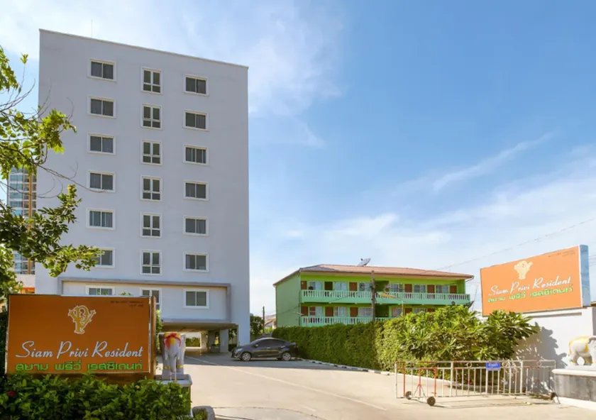 Townhouse Siam Privi Hotel - Image 1
