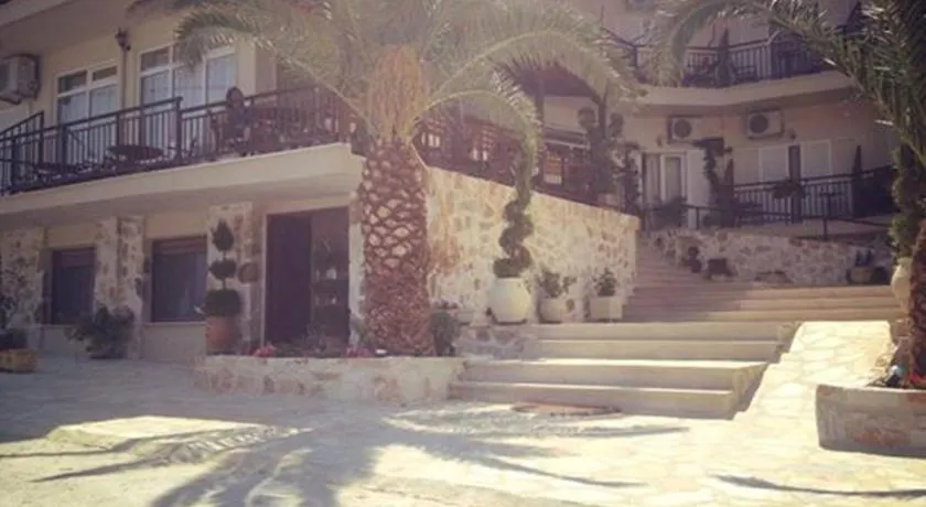 Ammouliani Hotel - Image 1