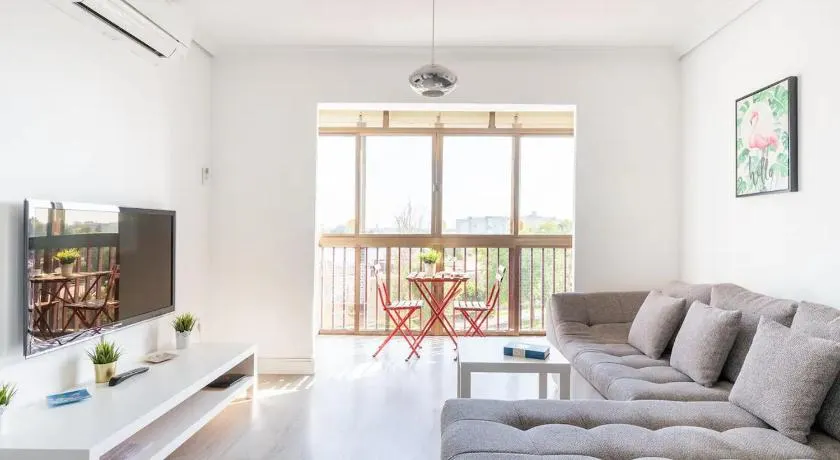 Apartamento amplio con 4 habitaciones y 2 baños - Great apartment with 4 rooms - 2 baths - Image 1