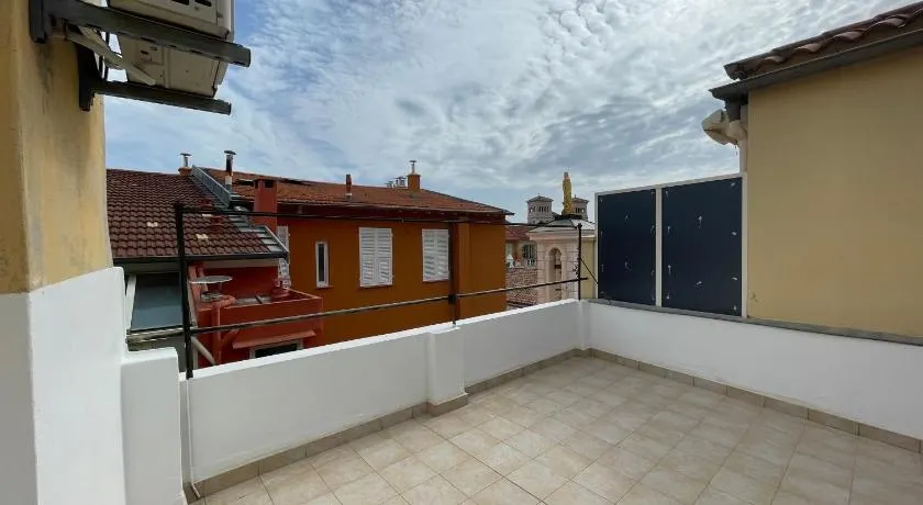 Authentic living in a Historical Monaco area - Image 1